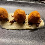 Pasta con pancetta e tre formaggi